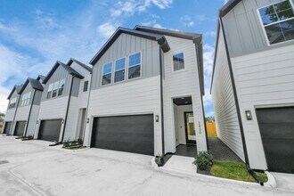 2430 Harrington St in Houston, TX - Building Photo - Building Photo