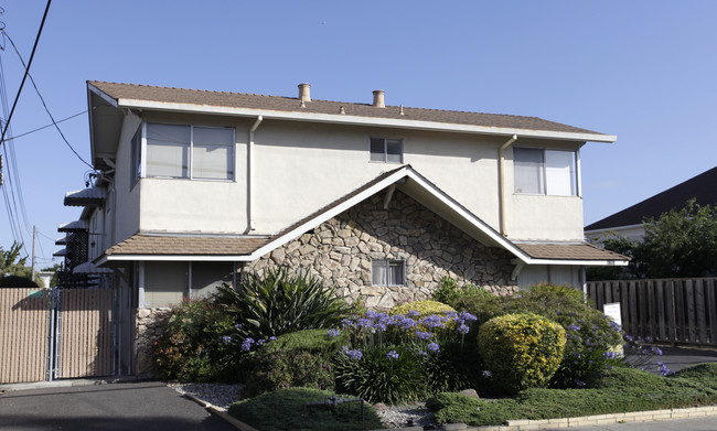 1263 143rd Ave in San Leandro, CA - Foto de edificio - Building Photo