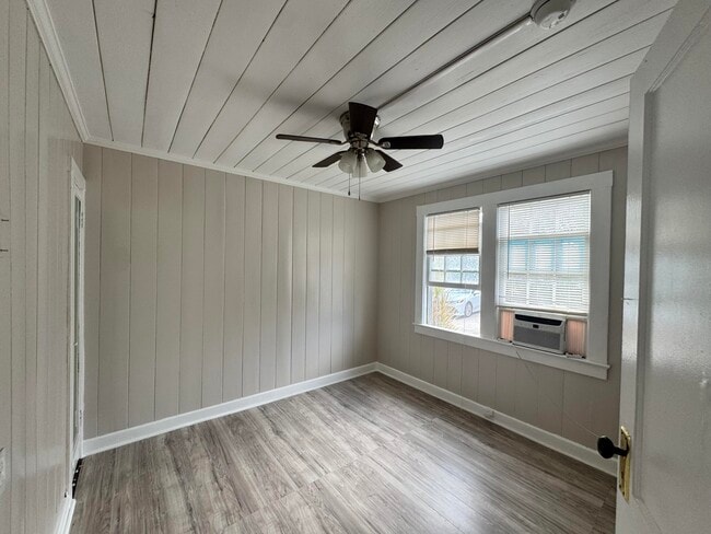 200 Park Ave in Lake Park, FL - Building Photo - Building Photo