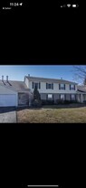 681 Thorntree Ct in Bartlett, IL - Building Photo