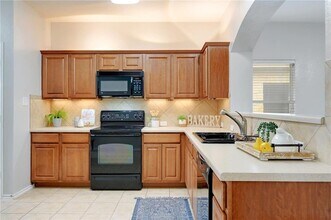 212 Housefinch Loop in Leander, TX - Building Photo - Building Photo