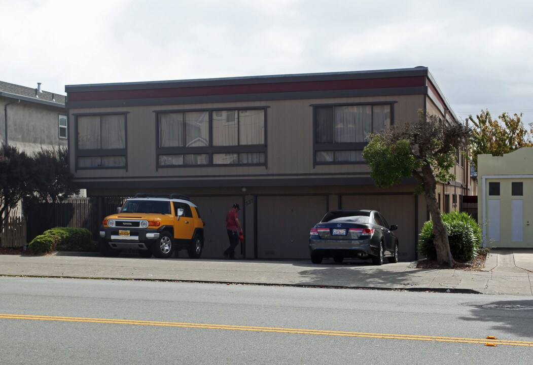 537 Grand Ave in South San Francisco, CA - Building Photo