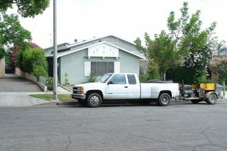 714 E Cedar Ave in Burbank, CA - Building Photo - Building Photo