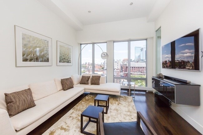288 Newbury St, Unit 407