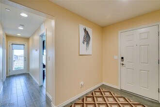 172 Petaluma Valley Dr in Las Vegas, NV - Foto de edificio - Building Photo