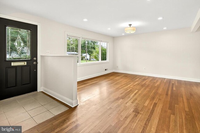 1812 Olney Rd in Falls Church, VA - Building Photo - Building Photo