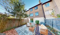 10663 Muirfield Dr in Potomac, MD - Building Photo - Building Photo