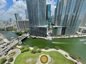 475 Brickell Ave in Miami, FL - Building Photo - Building Photo