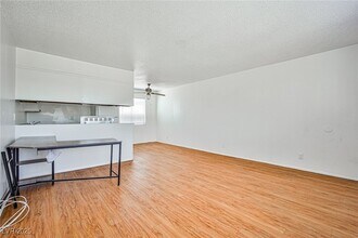 5816 Bromley Ave in Las Vegas, NV - Building Photo - Building Photo