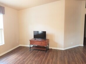 1296 S Mark Ln in Flagstaff, AZ - Building Photo - Building Photo