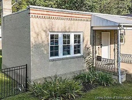 property at 716 Walnut St