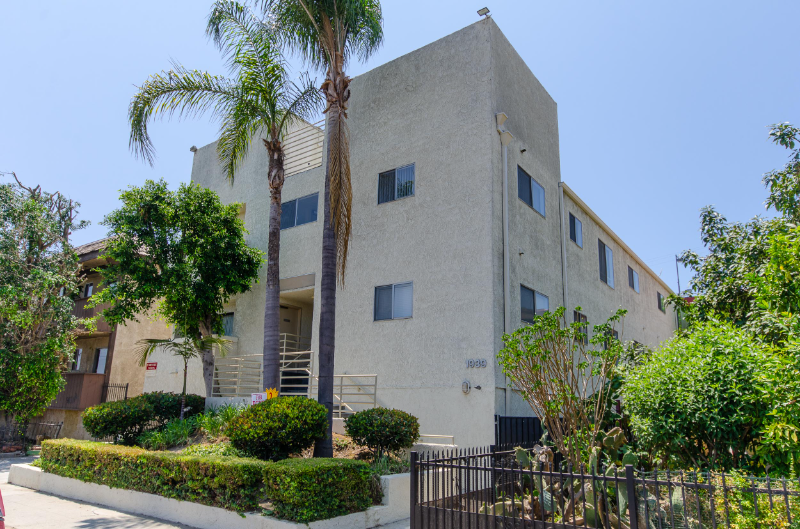 1939 Beloit Ave in Los Angeles, CA - Building Photo