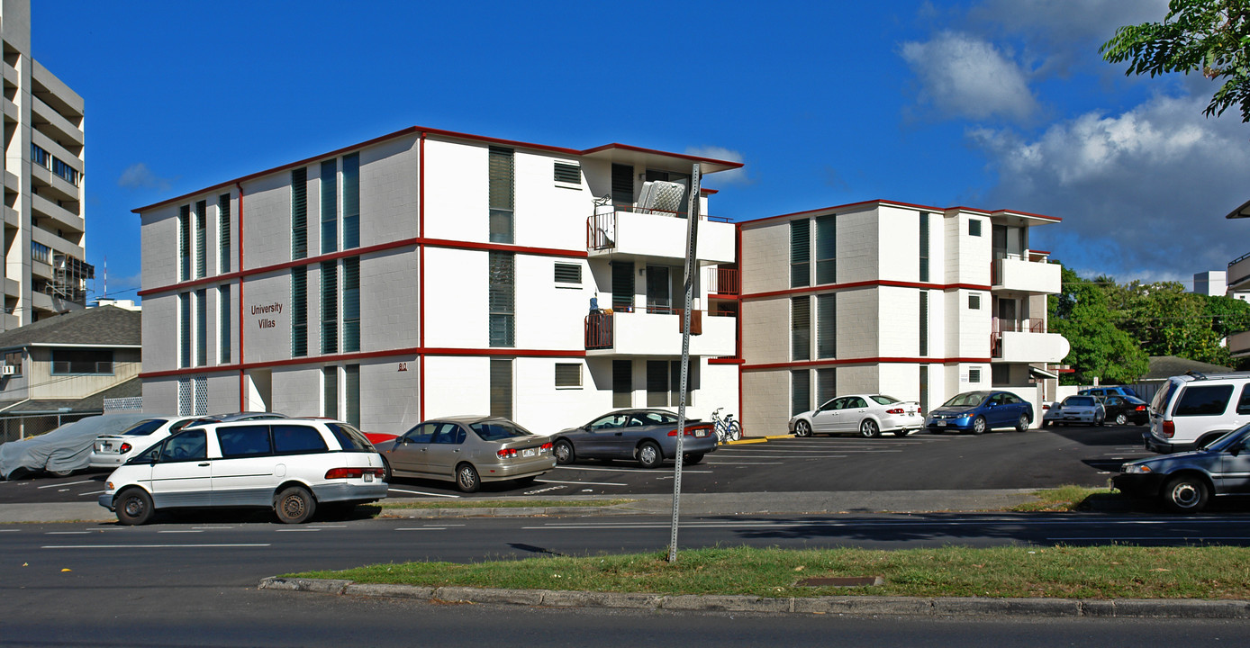 University Villas in Honolulu, HI - Building Photo