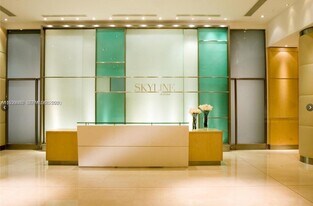 2101 Brickell Ave in Miami, FL - Building Photo