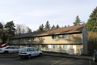 Rosewood Terrace Apartments in Oregon City, OR - Building Photo - Building Photo