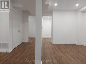 40 Gray Crescent in Richmond Hill, ON - Building Photo - Building Photo