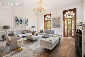 136 E 65th St in New York, NY - Building Photo - Building Photo