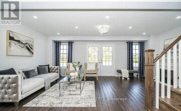 527 Rossland Rd E in Ajax, ON - Building Photo - Building Photo