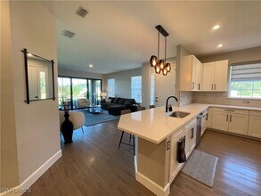 8021 Calle Canovas St in Naples, FL - Building Photo - Building Photo