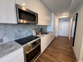 987 Queen St in Honolulu, HI - Building Photo - Building Photo