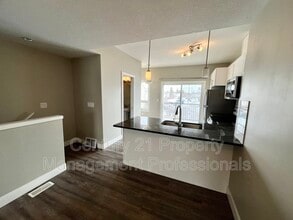 13003 132 Ave NW in Edmonton, AB - Building Photo - Building Photo