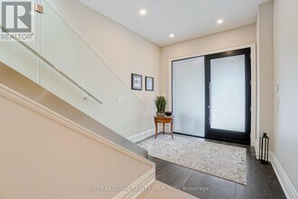 1023B Kipling Ave in Toronto, ON - Building Photo - Building Photo