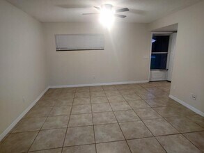 525 E Warren Ave in Longwood, FL - Building Photo - Building Photo