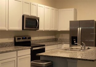 9230 Rock Harbour Wy in Tampa, FL - Building Photo - Building Photo