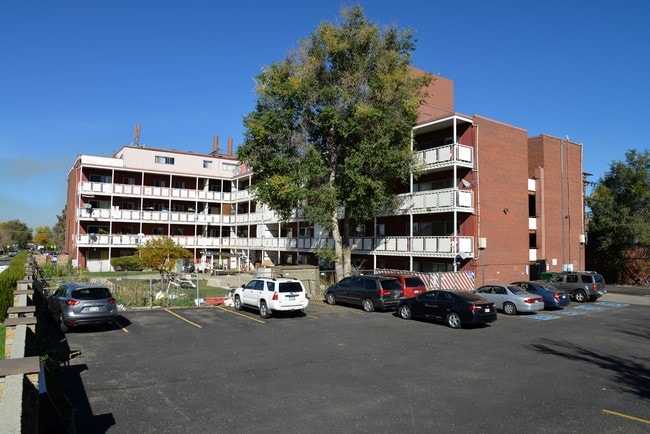 Tiara Apartments Aurora Co For Rent
