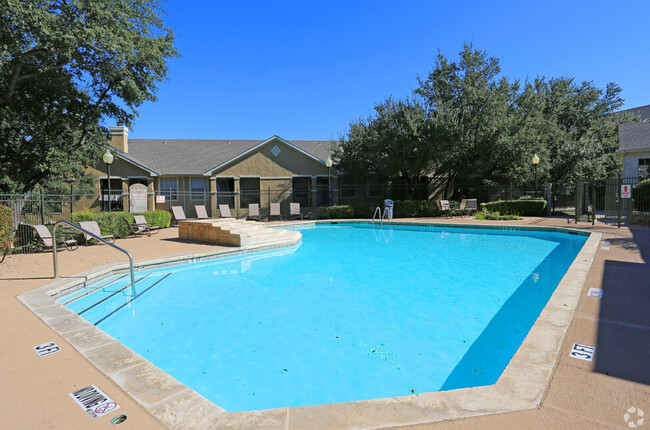 Hill Country Villas in San Antonio, TX - Building Photo - Building Photo