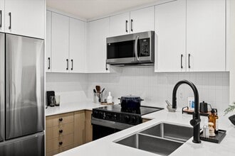 Kovo in Kelowna, BC - Building Photo - Building Photo