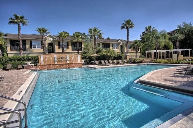 10021 Courtney Palms Blvd in Tampa, FL - Building Photo - Building Photo