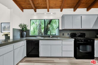 2039 Tuna Canyon Rd in Topanga, CA - Building Photo - Building Photo