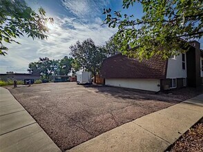 2136 Friendship Pl, Unit 4 in Colorado Springs, CO - Foto de edificio - Building Photo