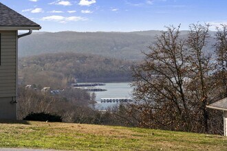 42 Irish Hills Blvd, Unit F2 in Kimberling City, MO - Building Photo - Building Photo