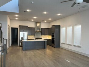 7706 Element Ave in Plano, TX - Foto de edificio - Building Photo