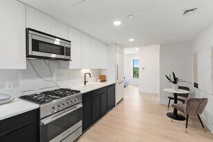 60 Leo M Birmingham Pky, Unit 604 in Boston, MA - Building Photo