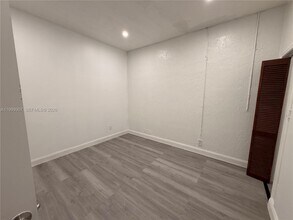 2804 NW 7th Ct in Fort Lauderdale, FL - Building Photo - Building Photo