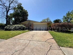 2 Fairway Rd in Jacksonville Beach, FL - Building Photo - Building Photo