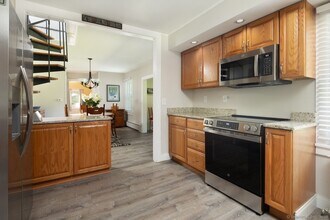 11 Reservoir Rd in Salisbury, CT - Building Photo - Building Photo