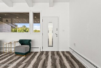 512 Deal Rd in Oakhurst, NJ - Building Photo - Building Photo