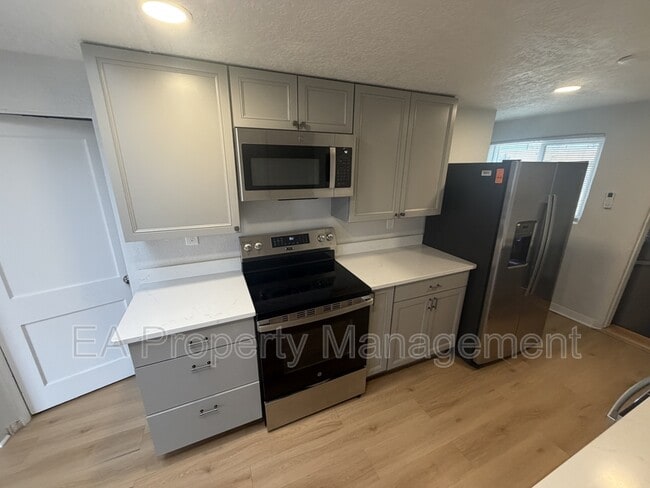 704 La Poblana Rd NW in Albuquerque, NM - Building Photo - Building Photo