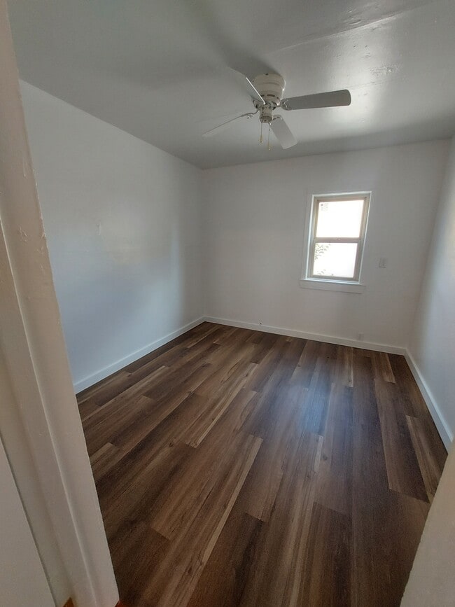 308 Veranda Rd NW, Unit Apt B