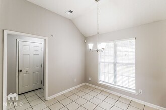 5396 Mahogany Ridge Dr in Arlington, TN - Foto de edificio - Building Photo