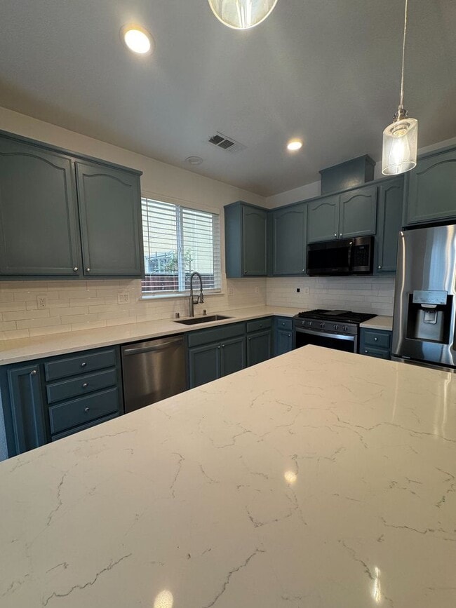 5470 Gold Creek Cir in Discovery Bay, CA - Building Photo - Building Photo