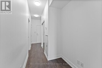 75 The Donway W in Toronto, ON - Building Photo - Building Photo
