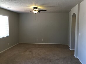 2711 Full Moon Ct NE in Rio Rancho, NM - Building Photo - Building Photo