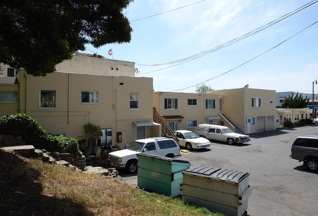 158 N Ventura Ave in Ventura, CA - Foto de edificio - Building Photo