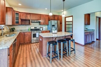 15 Bellingrath Ct in McFarland, WI - Building Photo - Building Photo