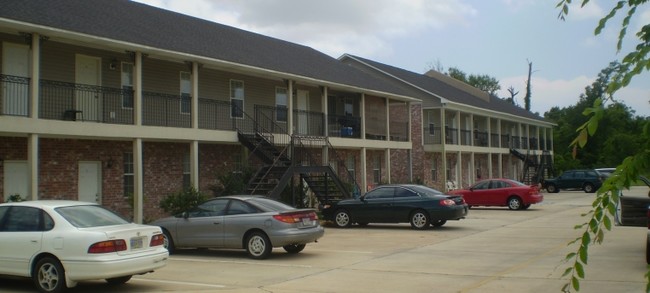 LeMoyne Boulevard Apartments in D'Iberville, MS - Building Photo - Building Photo